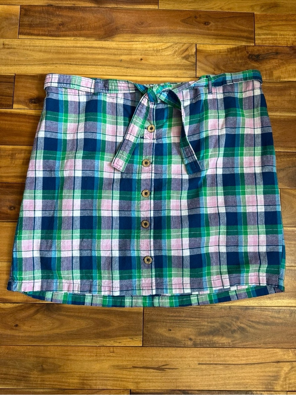 LINEN DASH 1X ✨ plus size plaid skort with tie and button accents excellent cond